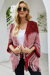 Poncho à franges et manches dolman à chevrons