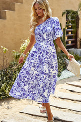 Robe midi fleurie à une épaule et smocks