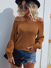 Rippenstrickpullover mit Neckholder und Laternenärmeln