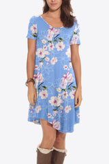 Robe fleurie à col rond et manches courtes