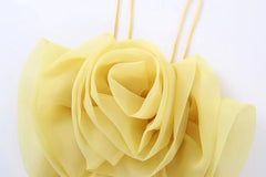 Haut à bretelles enveloppantes avec décoration florale tridimensionnelle en forme de rose 3D