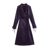 Robe en satin à nouer avec poignets et couverture pour le ventre