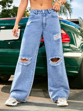 Gerade geschnittene Jeanshose mit hohem Bund und Rissen