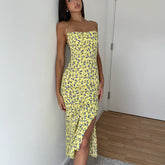 Blumenkleid mit Schlitz am Rücken