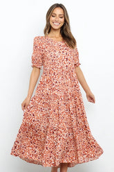 Robe à col ras du cou et manches bouffantes à volants