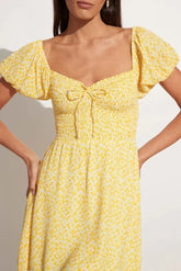 Robe ajustée à poitrine enveloppée