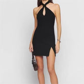 Robe moulante dos nu à épaules dénudées et à la taille