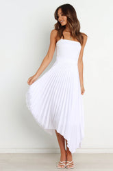 Einfarbiges, sonnengefaltetes, elastisches, lässiges, passendes Kleid mit hoher Taille