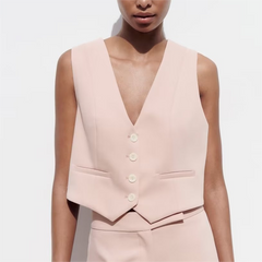 Weste mit tiefem V-Ausschnitt, verzierter Knopfreihe und Strickjacke