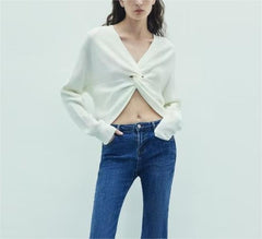 Pull court en maille torsadé élégant à col en V et amincissant