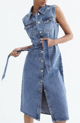 Schlankes, figurbetontes, ärmelloses Jeanskleid