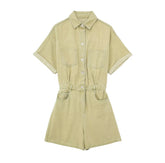 Combinaison en jean minimaliste et élégante, assortie à tout