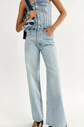 Lässiges, alles passendes, kurzes Outfit, ausgehöhlter Ausschnitt, schulterfreies Tube-Top, Jeans-Jumpsuit