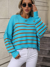 Pull ample à rayures et col rond