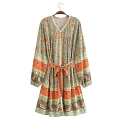 Watermark Positioning Floral WaistbLoose Mid Size Dress