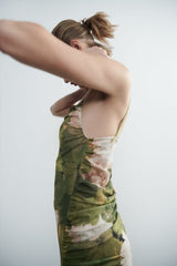 Plissiertes Seidennetz-Camisole-Kleid mit geradem Kragen