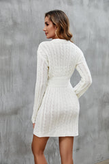Robe longue en tricot moulante à taille torsadée
