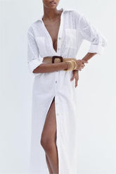 Robe chemise élégante légèrement mature avec ceinture
