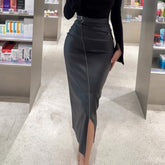 Einteiliges, mit Reißverschluss zu tragendes, elegantes, figurschmeichelndes Maxikleid mit hoher Taille