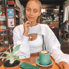 Street Shooting Unregelmäßiger asymmetrischer einfarbiger Langarmpullover