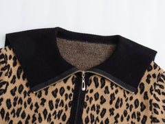 Strickjacke aus Jacquard mit Leopardenmuster, großem Kragen und Reißverschluss