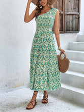 Robe fleurie asymétrique sans manches