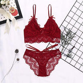 Ensemble soutien-gorge plongeant en V profond avec bordure en dentelle élargie, haut fin, bas épais, push-up