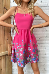 Minikleid mit Spaghettiträgern und Blumenmuster