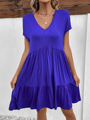 Robe à manches courtes et col en V avec poches