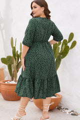 Robe grande taille imprimée à volants et surplis