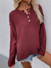 Pullover mit Knopfleiste und sichtbaren Nähten