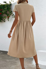 Robe boutonnée à manches courtes