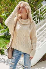 Rollkragenpullover mit Zopfmuster und Lochmuster
