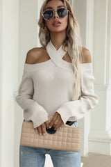 Neckholder-Pullover mit Cold-Shoulder-Rippstrick