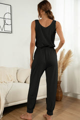 Jogger-Overall mit Rundhalsausschnitt und Kordelzug in der Taille