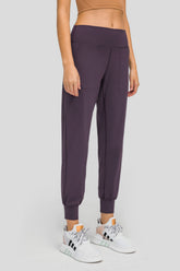 Hose mit breiter Taille und schrägen Taschen