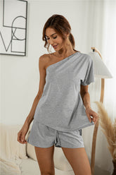 Asymmetrisches Top und Shorts mit einer Schulter