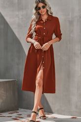Robe chemise mi-longue à col et ceinture nouée