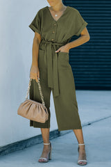 Kurzer Jumpsuit mit Bindegürtel und Knöpfen