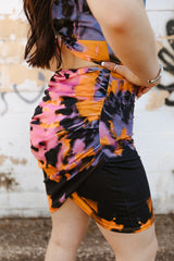 Robe à fleurs découpées et froncées sur le devant