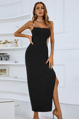 Robe fendue à bretelles spaghetti et strass