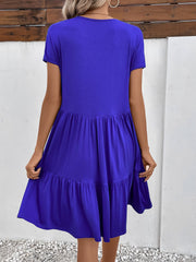 Robe à manches courtes et col en V avec poches