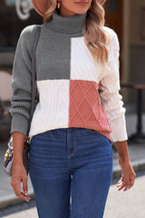 Rollkragenpullover mit Farbblockdesign und überschnittener Schulter