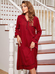 Langärmliges Nachthemd mit Blumenmuster und halbhohem Knopf