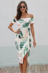 Bedrucktes, schulterfreies Kleid mit Schlitz