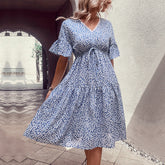 Robe à col en V et manches à volants fleuris