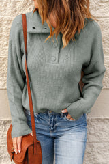 Gerippter Pullover mit halber Knopfleiste und überschnittener Schulter