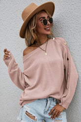 Pullover mit U-Boot-Ausschnitt und Knopfdetail