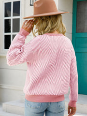 Strickpullover mit geripptem Chevron-Besatz und überschnittener Schulter