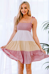 Robe à volants et blocs de couleurs à épaules nouées